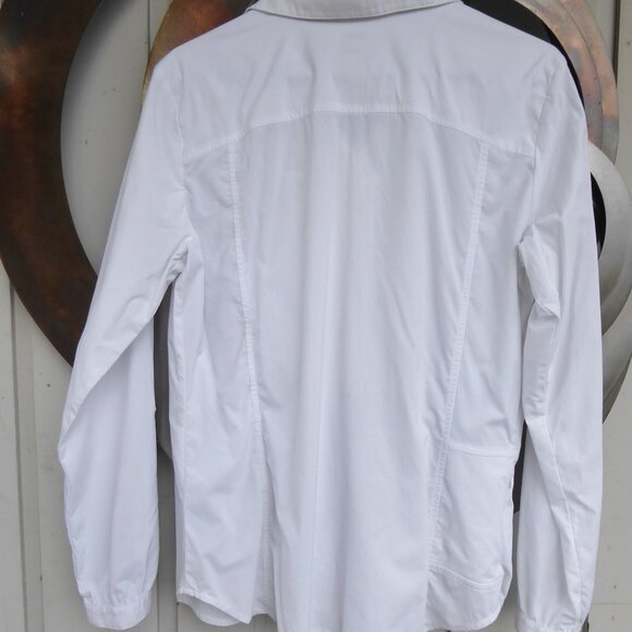 MEC White Lightweight Button-down Travel Shirt, with Adjustable Sleeves- Size Lg - Picture 2 of 4